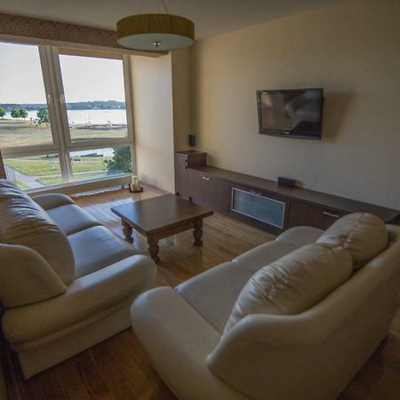 Cozy Apartment With A Wonderful Lake View Telšiai Екстериор снимка