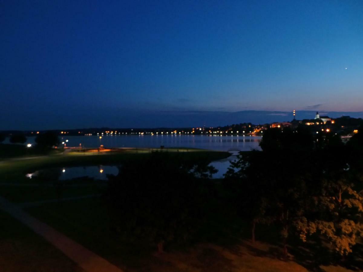 Cozy Apartment With A Wonderful Lake View Telšiai Екстериор снимка