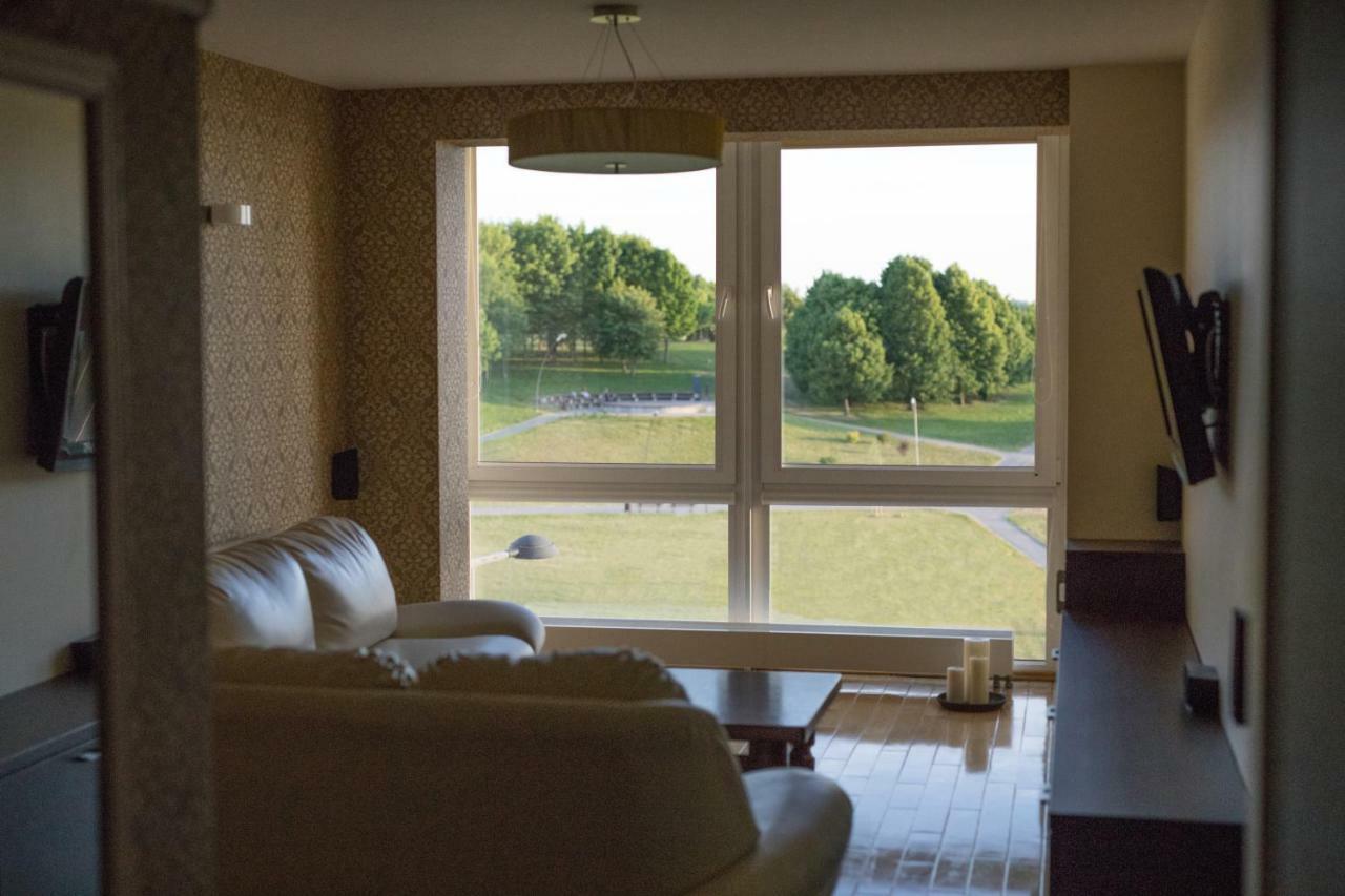 Cozy Apartment With A Wonderful Lake View Telšiai Екстериор снимка